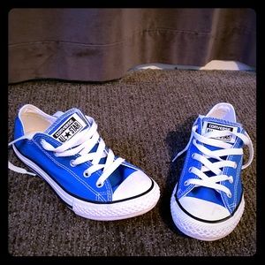 Youth converse shoes